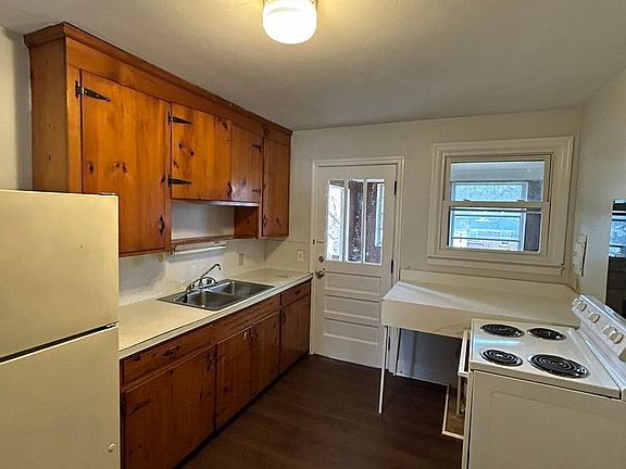5th image of 2628 Parkwood Dr