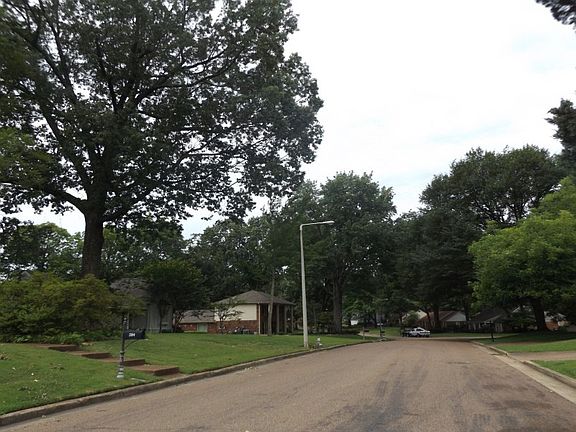 4th image of 2232 Burfordi Ln