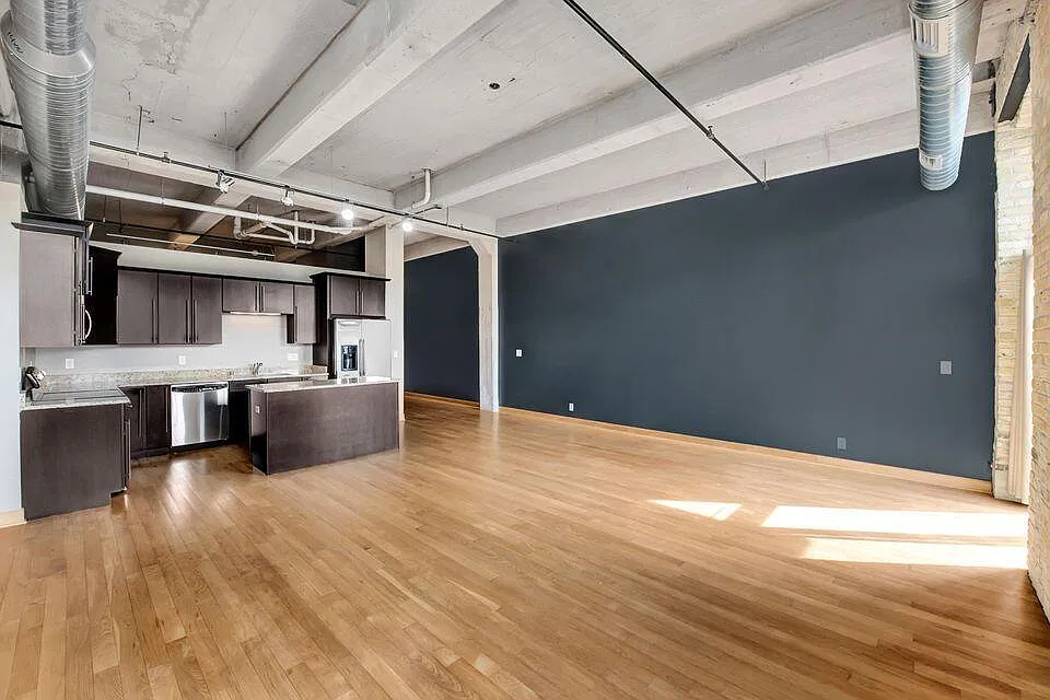 1 bed, 1068 sqft, $2,400 — Photo 4