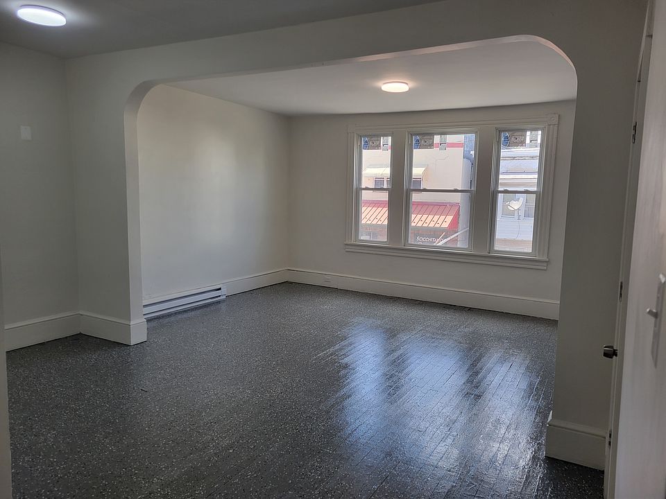 1st image of 955 Chestnut St #B