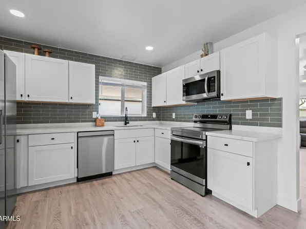 3221 E ANDORRA Drive, Phoenix, AZ 85032