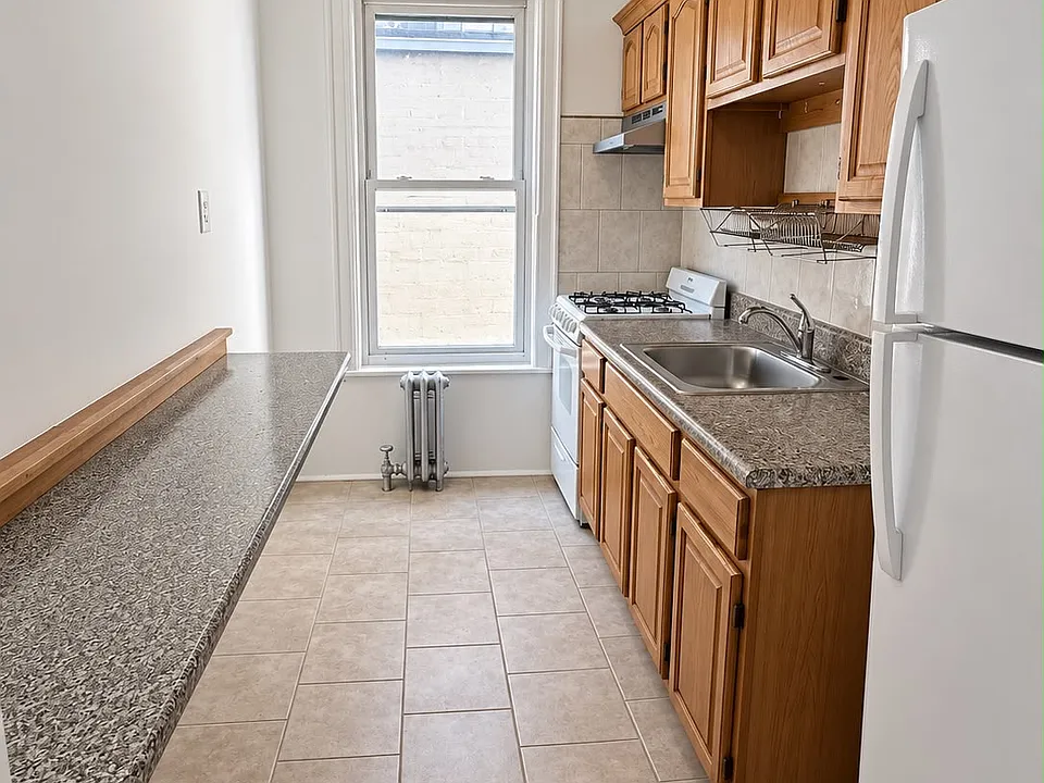 7554 Metropolitan Ave #3A