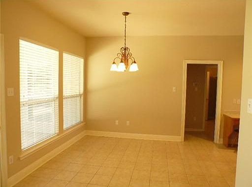5th image of 318 Turnwood Dr
