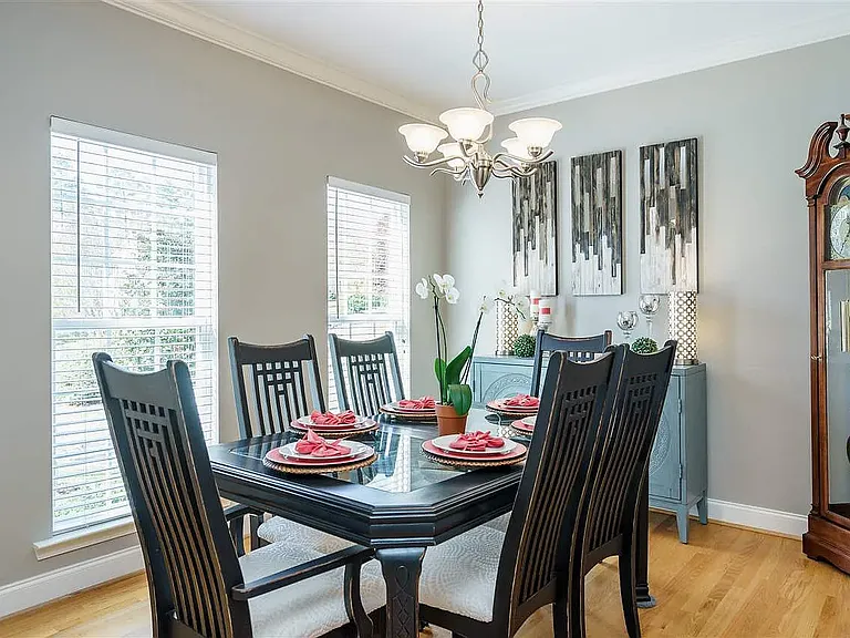 1217 Twelve Oaks Ln — Photo 7