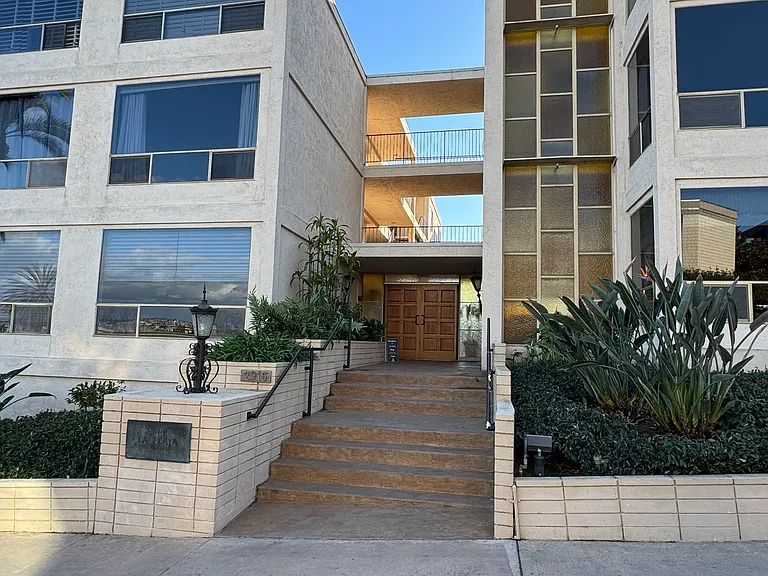 2915 Lawrence St #8 — Photo 3