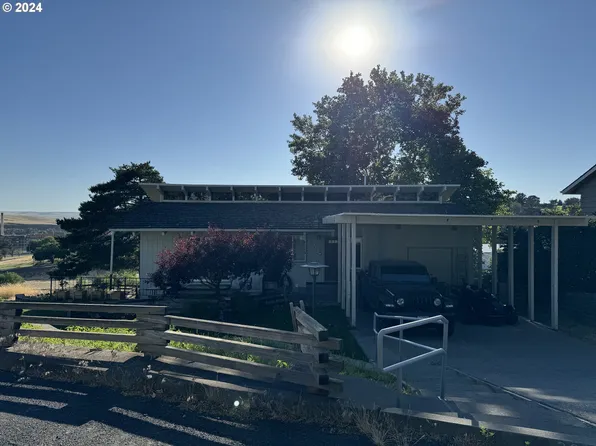 389 NW 22nd St, Pendleton, OR 97801