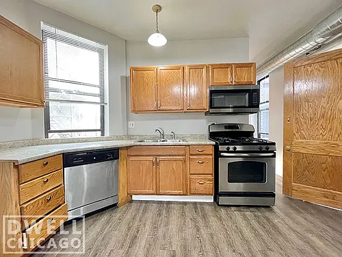 2640 W Cermak Rd #2 Photo 1