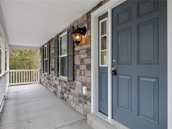 4th image of 78 Academy Ln