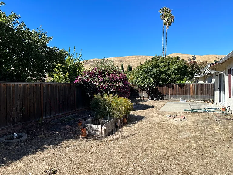 3609 Rowley Dr — Photo 20