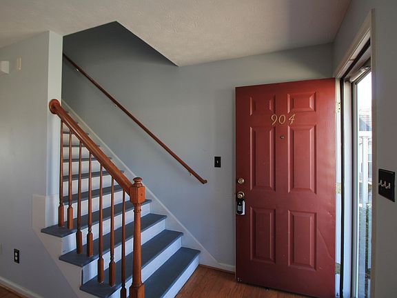 3rd image of 904 Wabarto Way