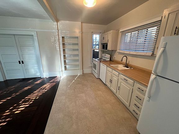 2nd image of 573 Lytton Ave APT A