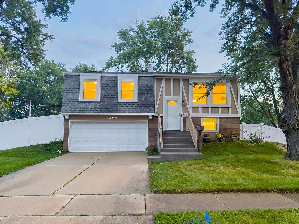 1st image of 1429 N Green Meadows Blvd