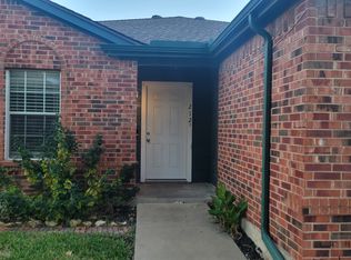 212 Amber Ridge Dr, Arlington, TX 76002