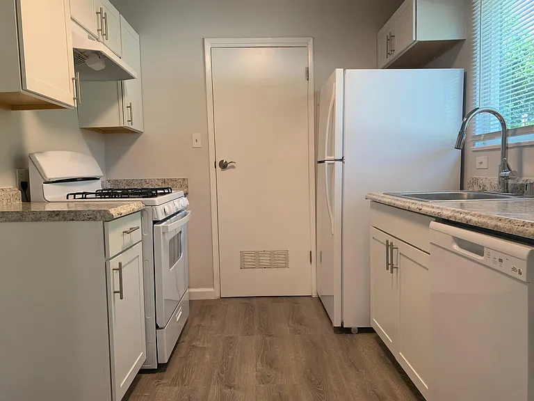1161 Detroit Ave #3 — Photo 2
