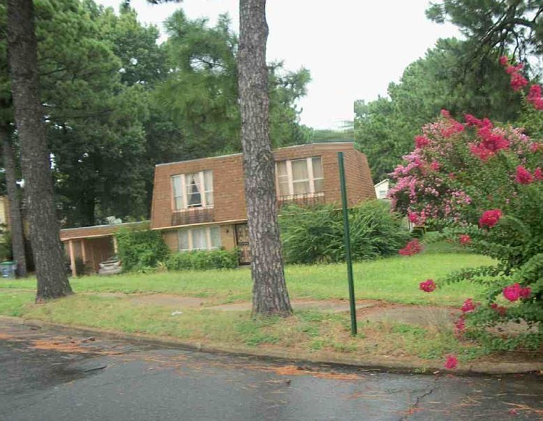 2nd image of 2442 Johanna Dr