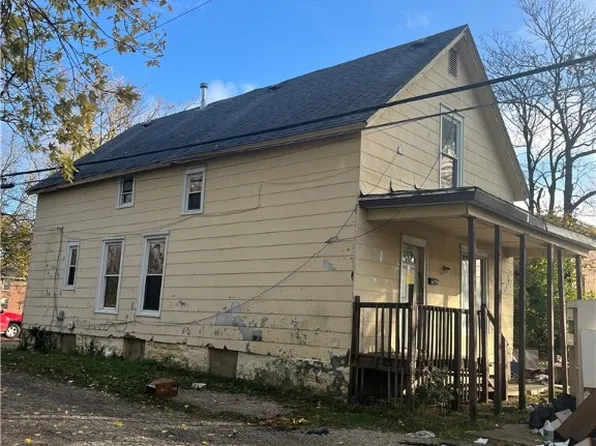 853 E Chestnut St, Kankakee, IL 60901