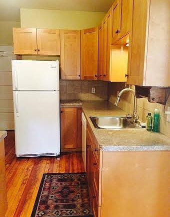 4th image of 200 W 14th St