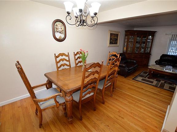 5th image of 2975 Hetzel Dr