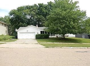 1630 SW Knollwood Dr, Topeka, KS 66611