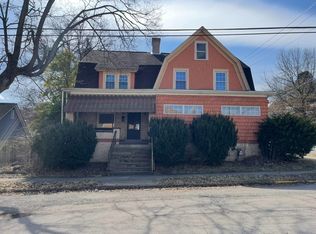 525 Wayne Ave #B, Ellwood City, PA 16117