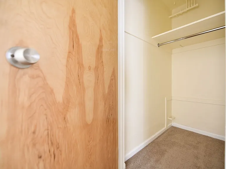 1555 Madison St — Photo 6