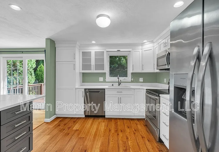 7 Briarwood Rd — Photo 1