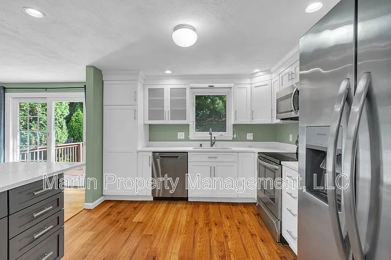 7 Briarwood Rd