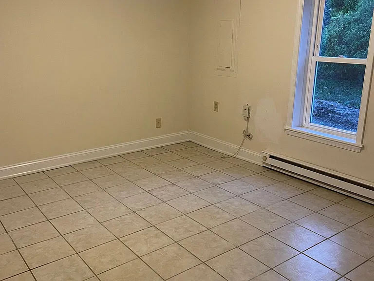 505 Hawke St — Photo 8