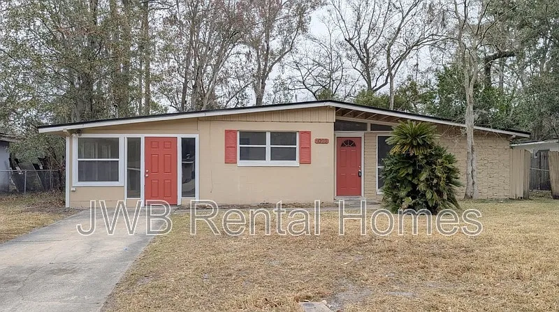 Building Photo - 1023 Le Brun Dr
