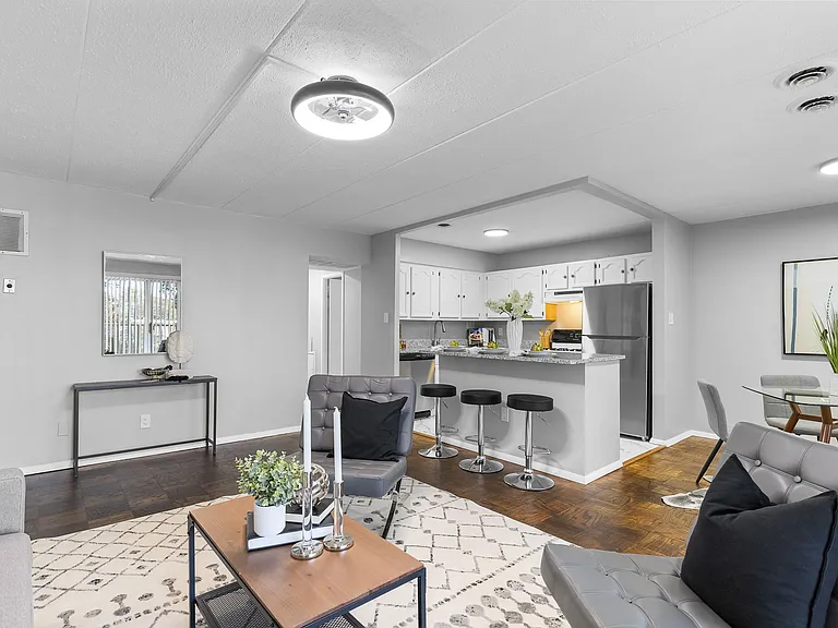 2618 Redcoat Dr #1B — Photo 5