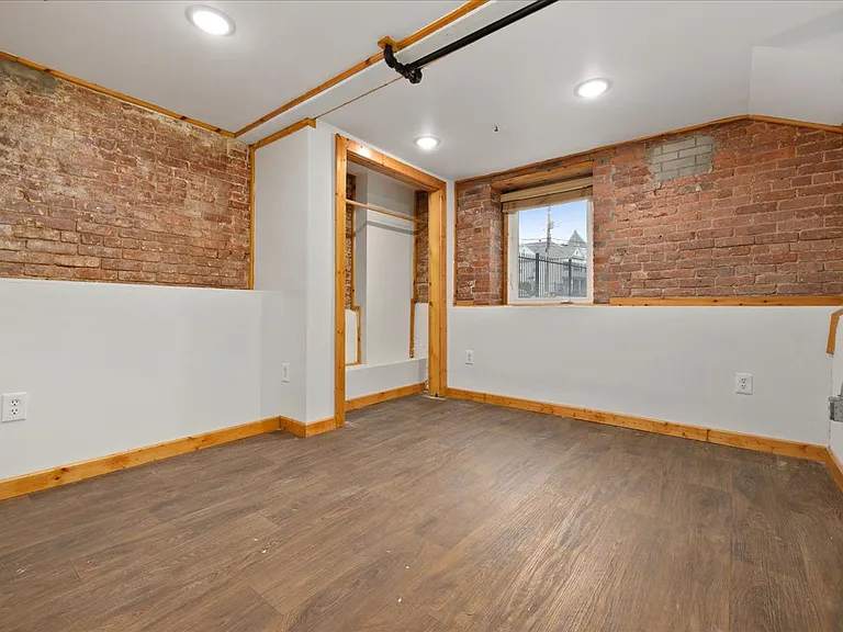 325 Lafayette St #1003 — Photo 9