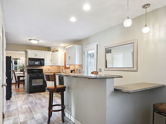 3rd image of 2906 Wellington Way