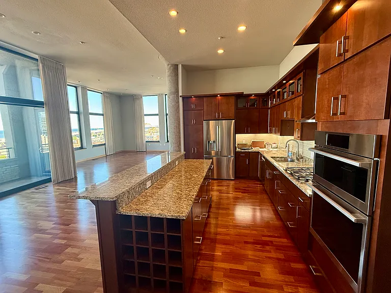 320 E Buffalo St #803 — Photo 2