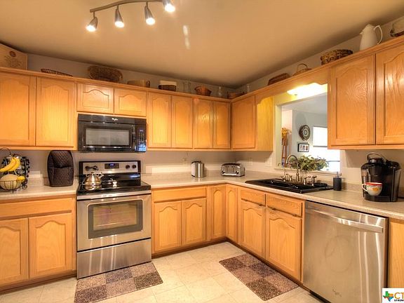 3rd image of 1030 Segovia Cir