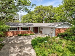 3925 Hillcrest Dr, Des Moines, IA 50310