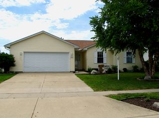 405 Pheasant Run Rd, Tuscola, IL 61953