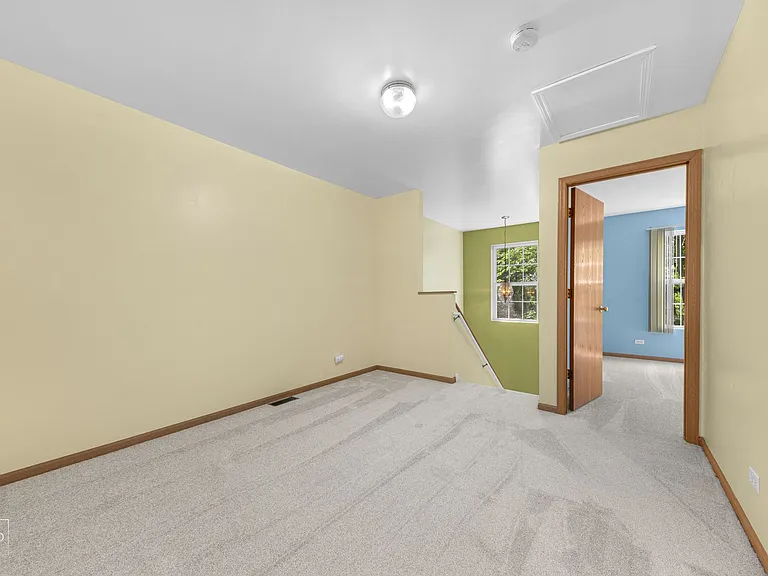 959 Ellsworth Dr — Photo 6