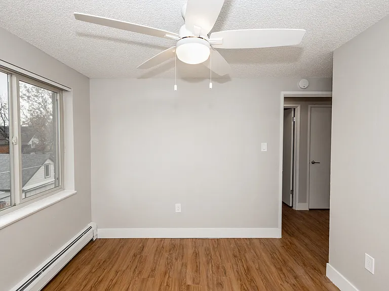 60 South — Photo 27