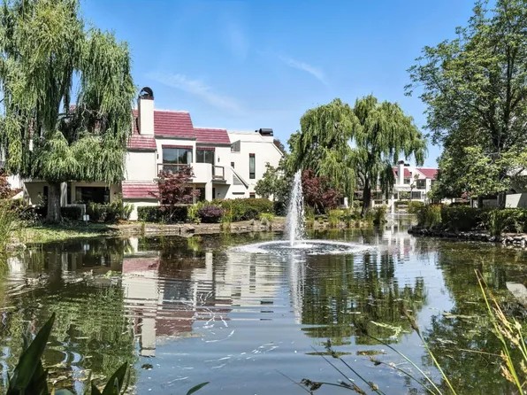 221 Shorebird Cir, Redwood City, CA 94065