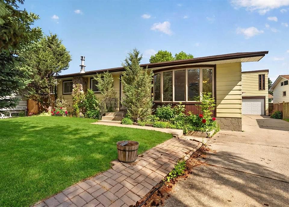 1st image of 135 NW Huntcroft Way NE