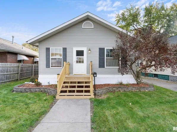 158 16th Ave, East Moline, IL 61244