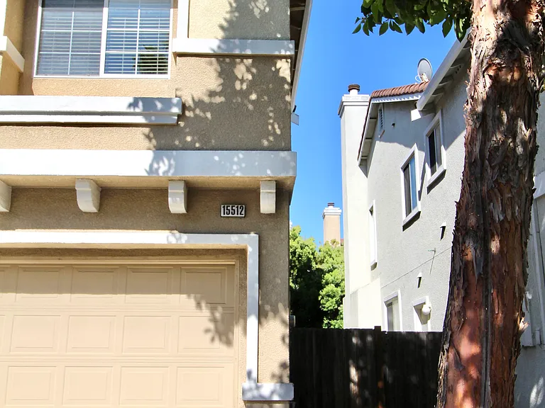 15512 Oceanside Way — Photo 2
