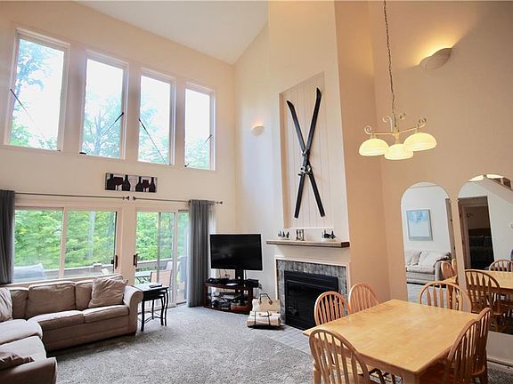 3rd image of 8270 Canterbury Dr