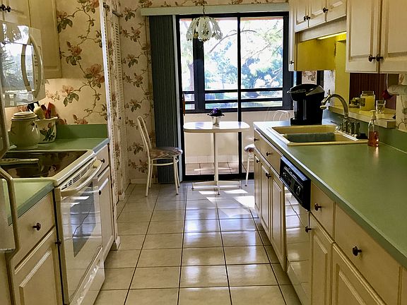 5th image of 7130 Golden Eagle Ct APT 323