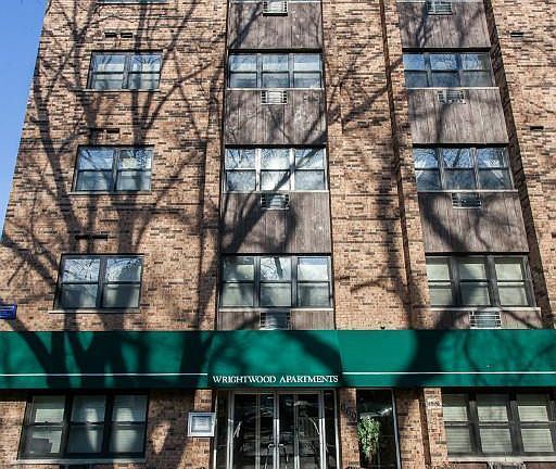 5th image of 620 W Wrightwood Ave #5
