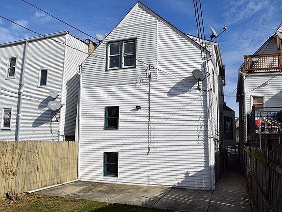 4th image of 2140 N Karlov Ave