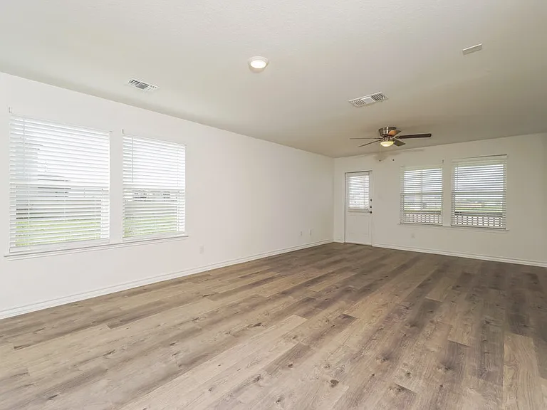 1652 Viola Ln — Photo 5