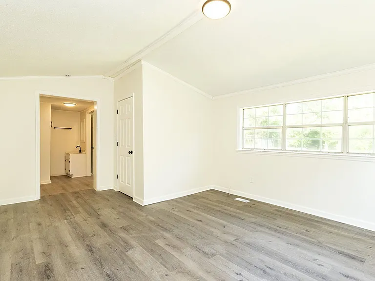 5801 Clover St — Photo 9