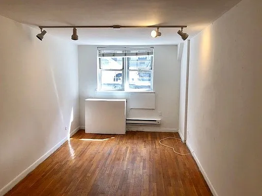 Rented by Sky Management | media 16