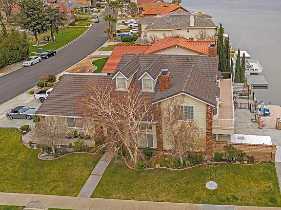 3rd image of 17987 Mariner Dr